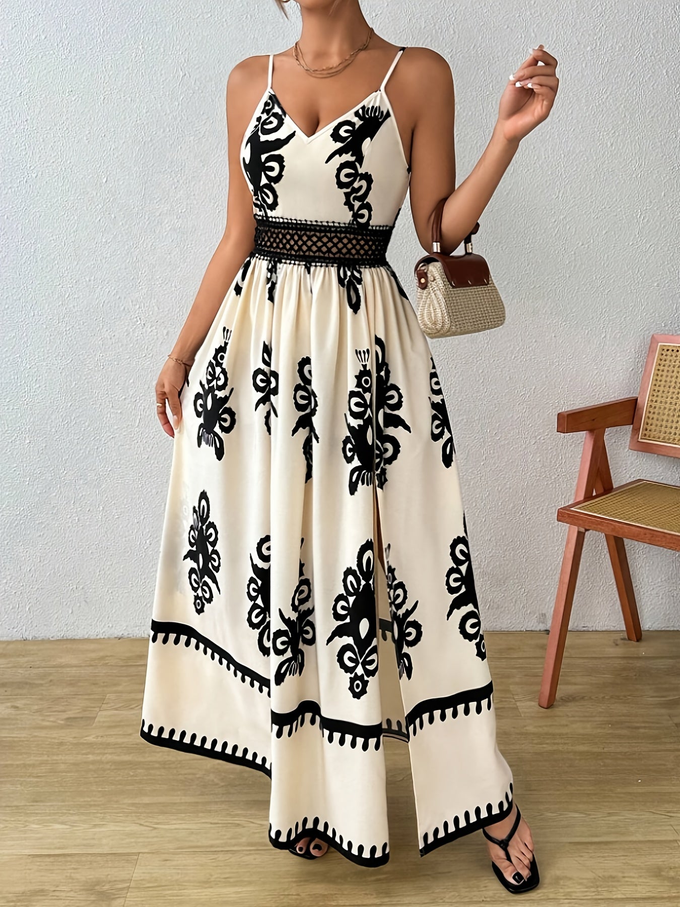 This Stylish And Elegant Long Dress Features a Floral - l3roma