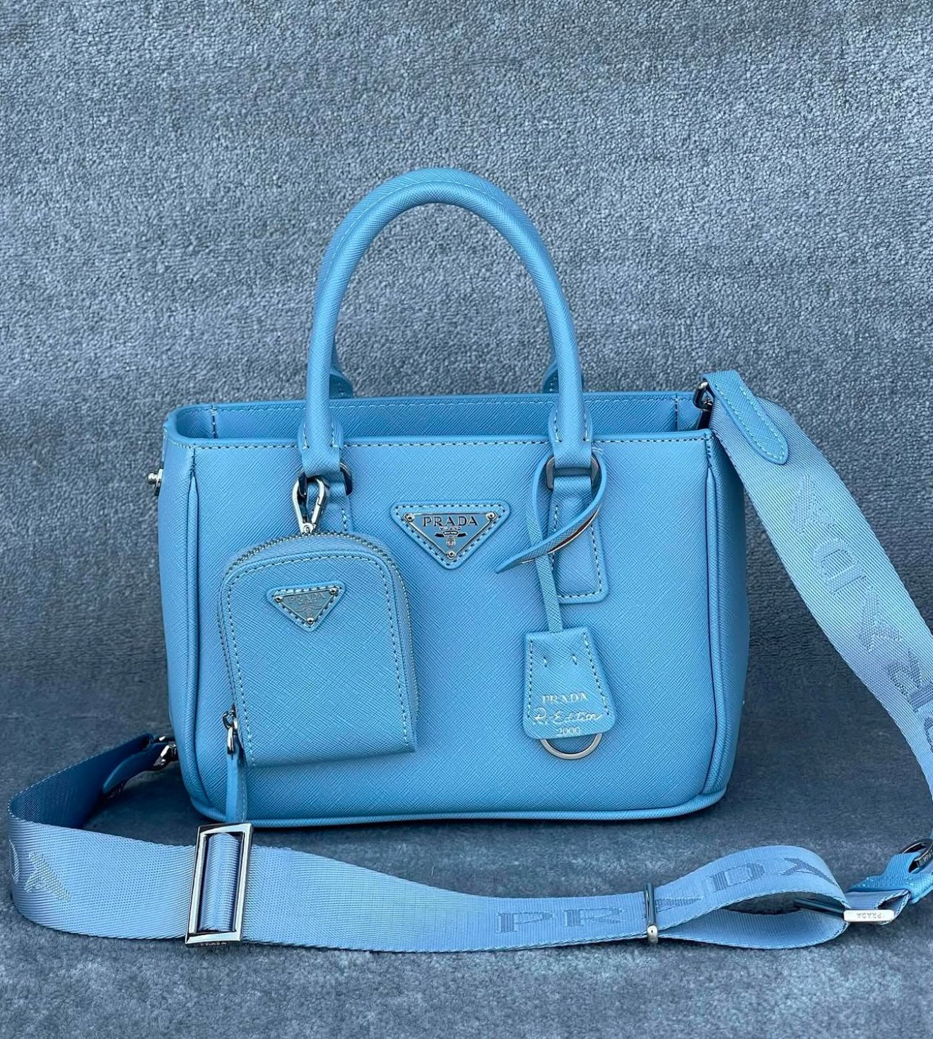 Prada hand bag - l3roma