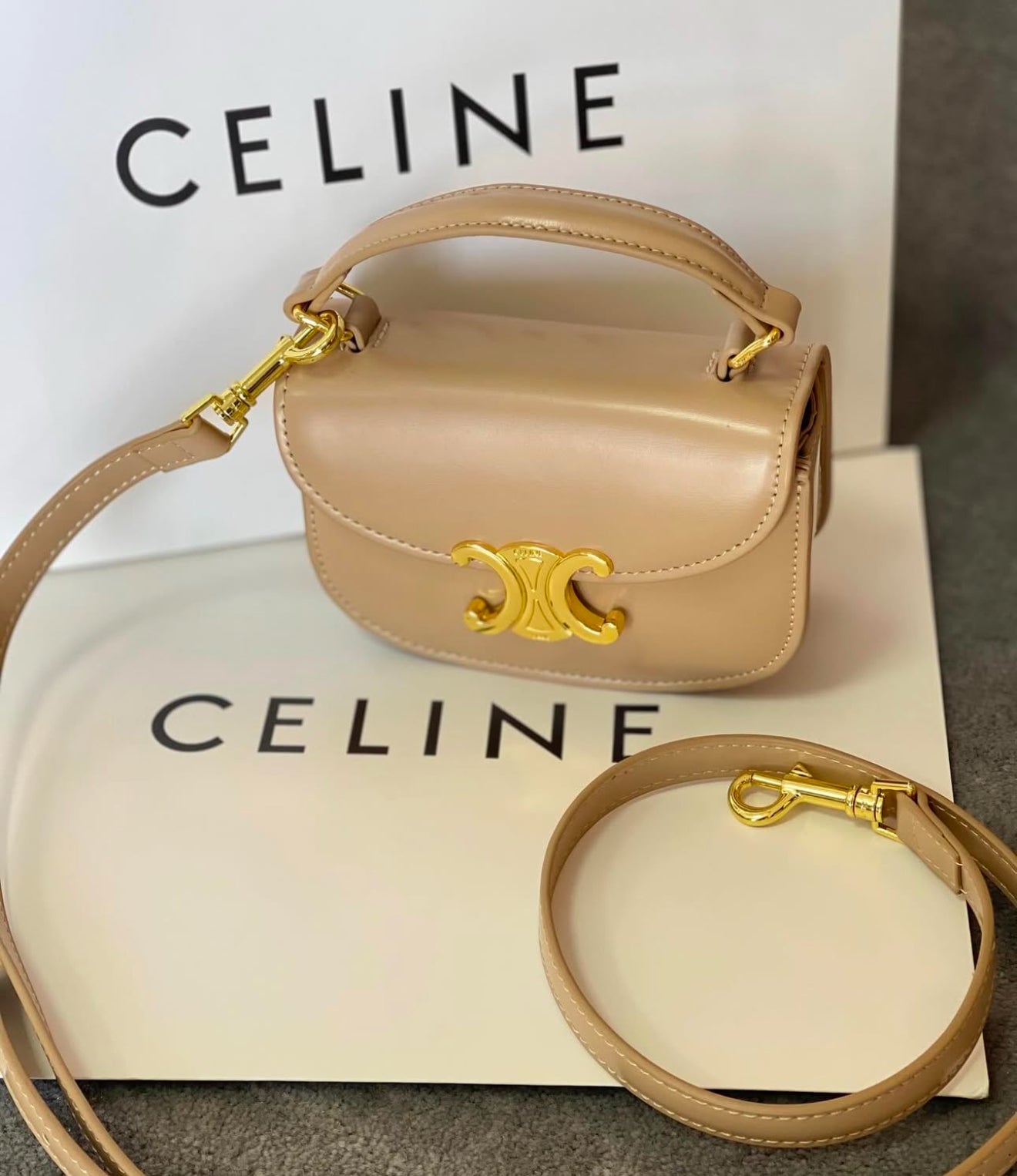 Celine Hand bag - l3roma