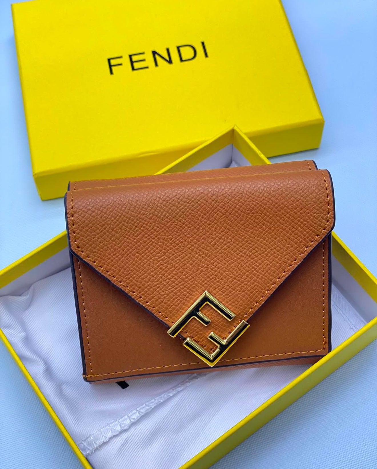 Fendi wallet - l3roma