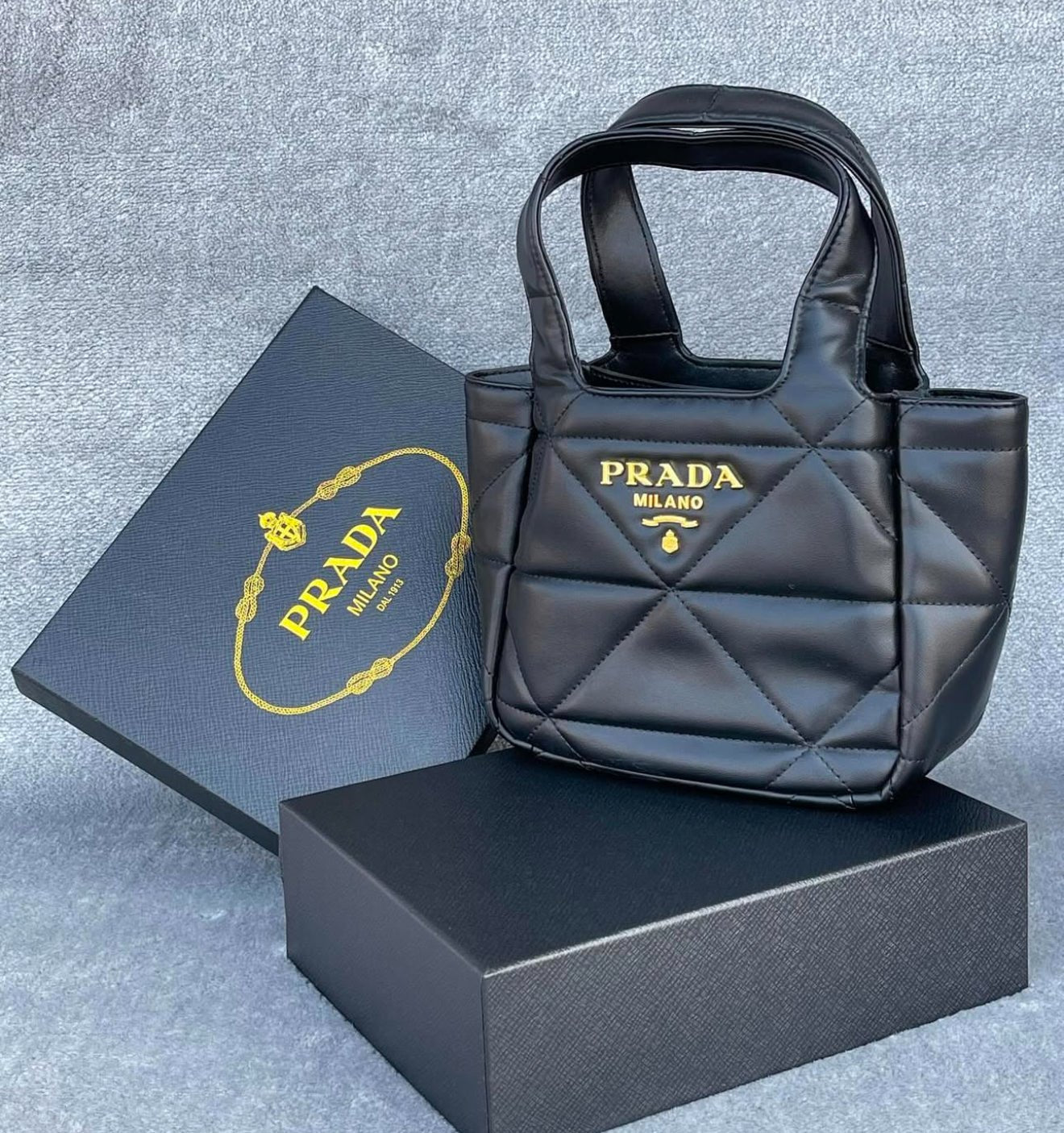 Prada handbag - l3roma