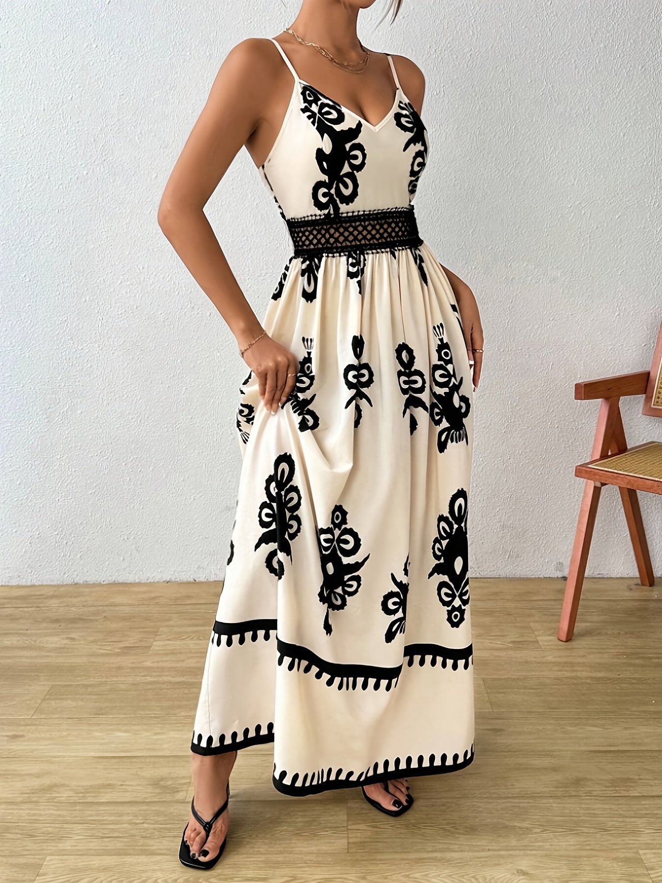 This Stylish And Elegant Long Dress Features a Floral - l3roma